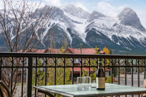 Chic Mountain View - Pool&HotTub - Fireplace - BBQ!